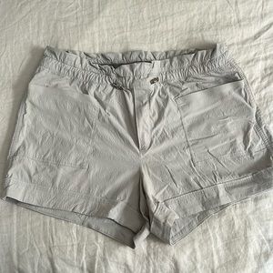 Athleta Trekkie Paper Bag Nylon Shorts Womens 10 grey Stretch Lightweight